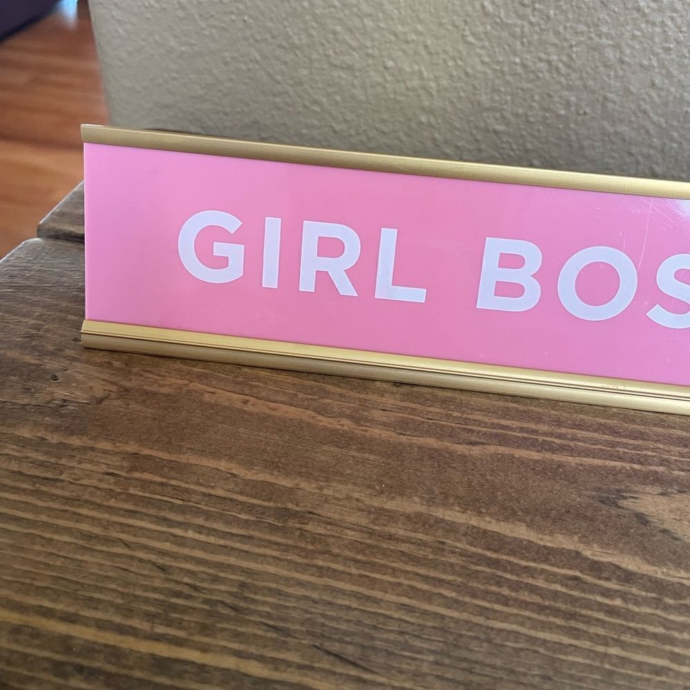 Girl Boss Desk Sign - Picture 4 of 10